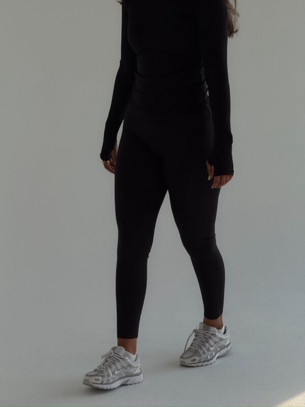 BLACK LEGGINGS - Image 2